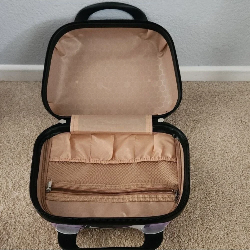 World Traveler Seasons Hardside Beauty Bag